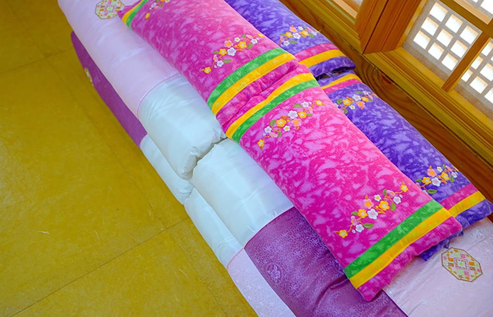 Lee Ga Hanok