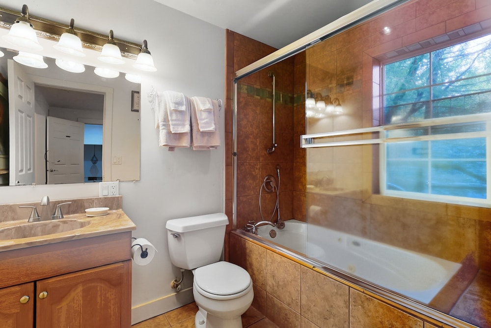 Adventure Alexander Valley Lodge With Pool & Hot Tub 6 Bedroom Villa