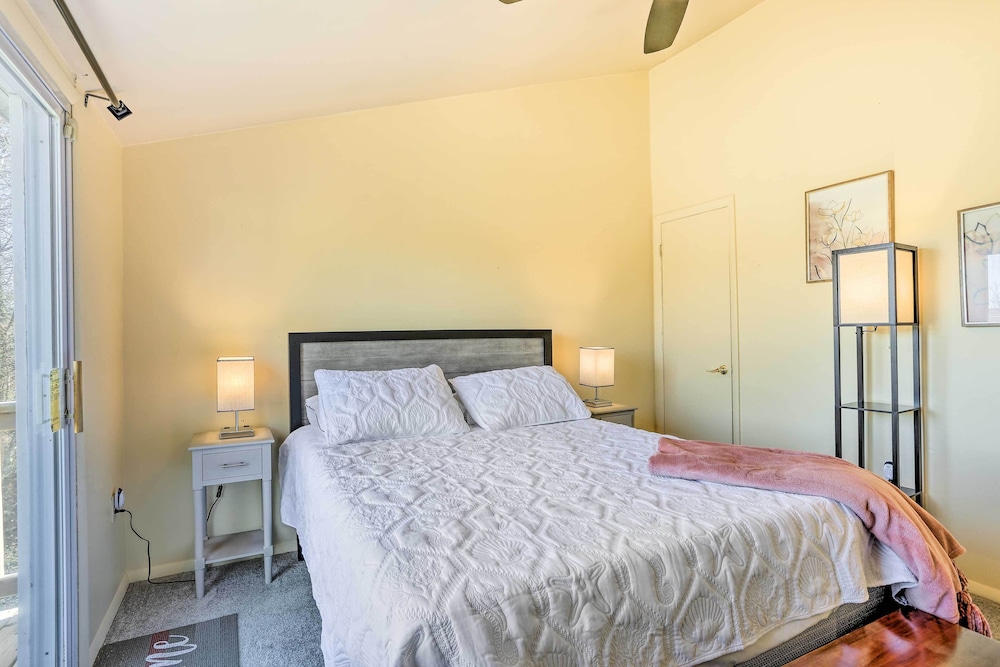 Cozy House: Surrounded by Community Lakes! view 4