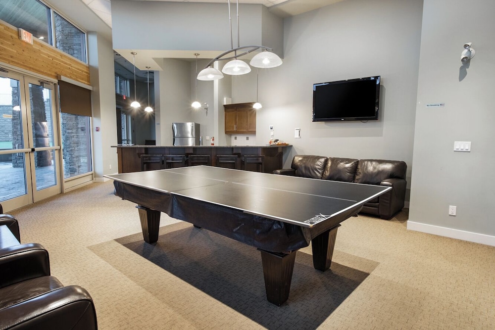 Corner Unit w Large Deck & Amazing View