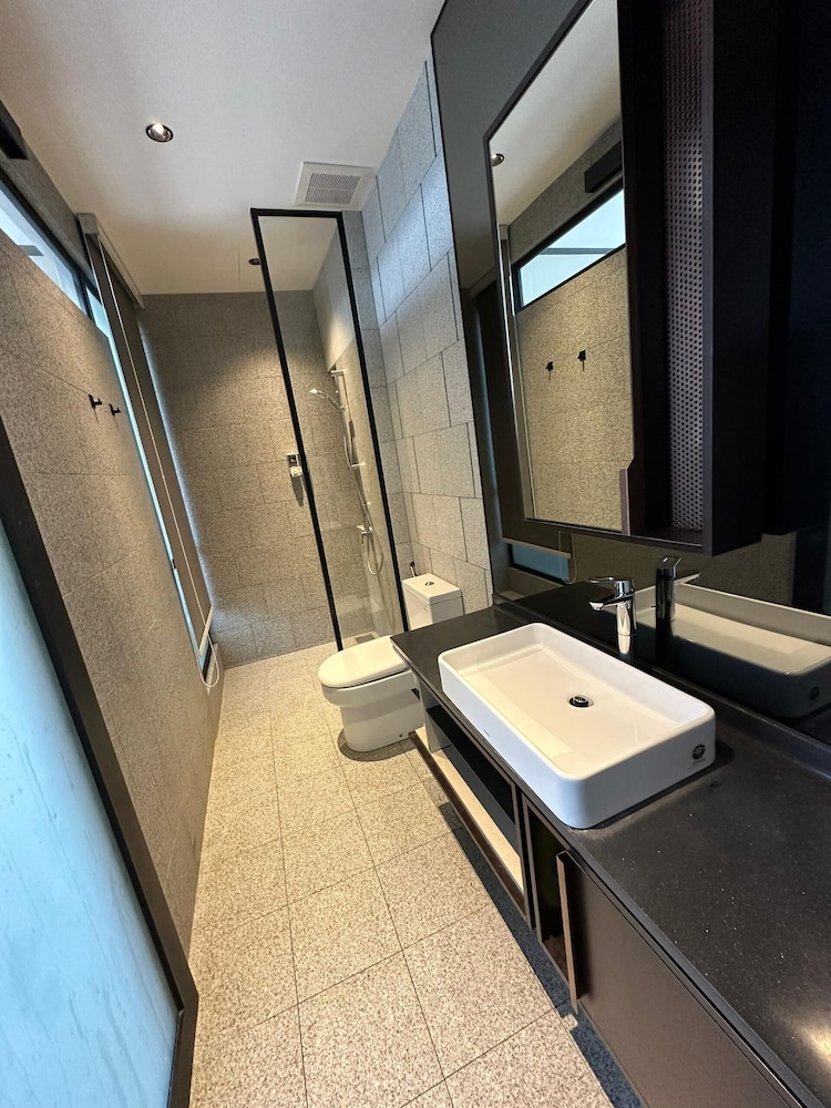 Scarletz Suites KLCC by Azure Heaven