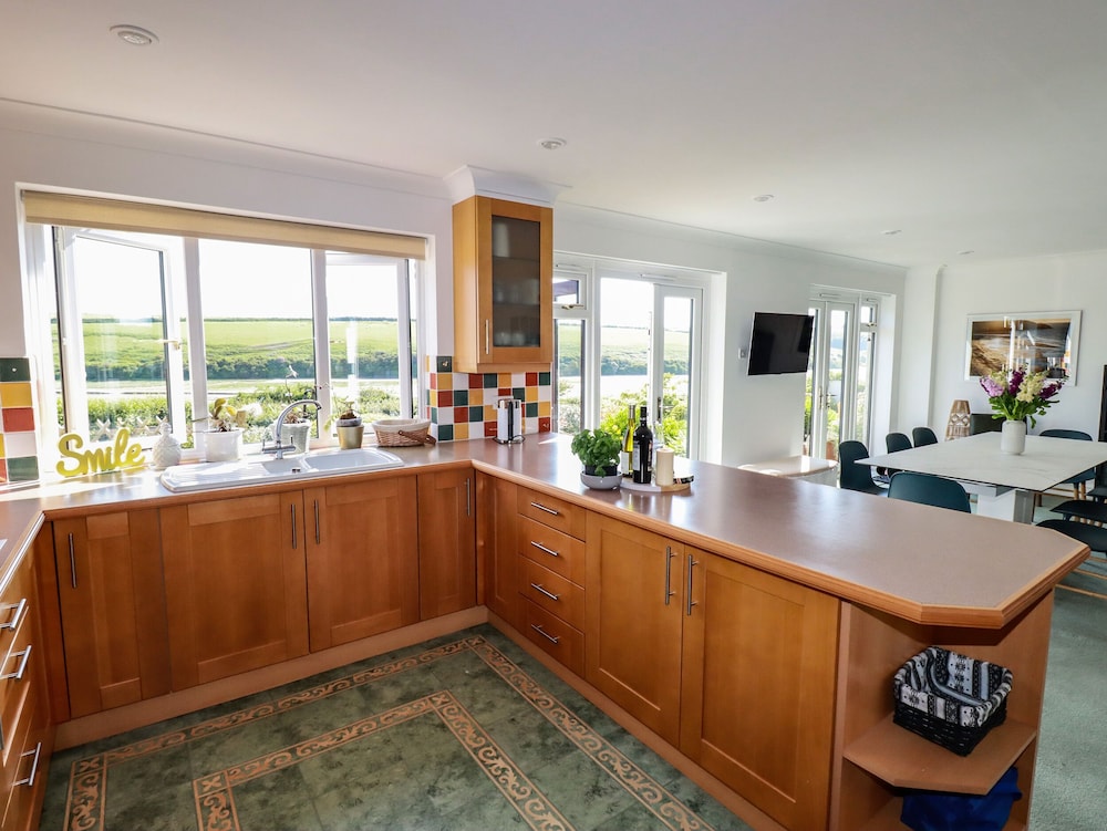 Newquay Tamarisk Lodge on the Gannel