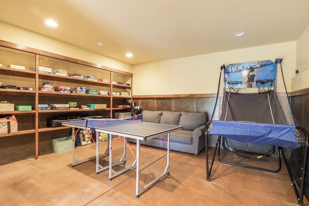 Star Haven Retreat 5 BDR Stunner!