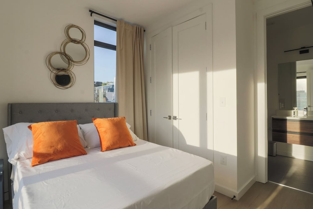 Unit 9: Luxe 2BR Penthouse | Sleeps 6