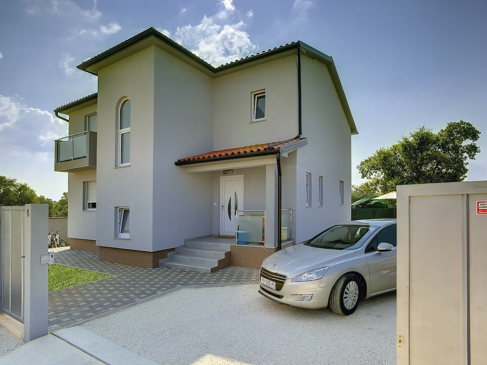 Holiday Home Vodnjan Near Beach