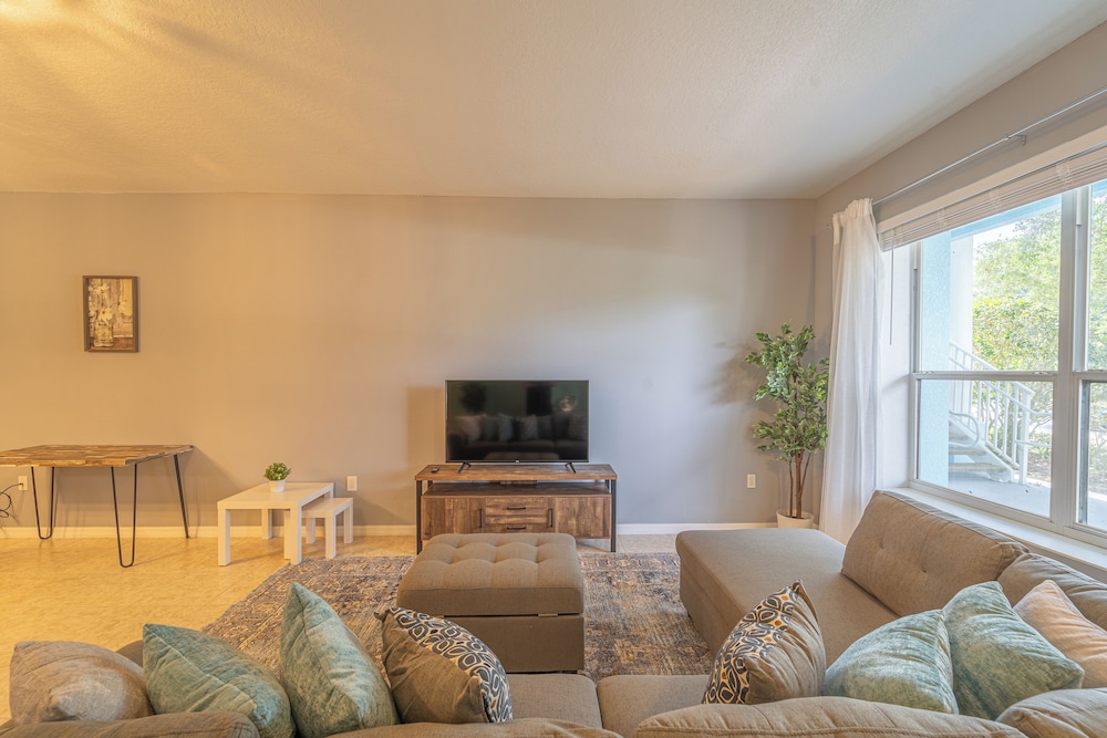 Charming 3Bd Close to Disney 3109 Sun Lake view 2