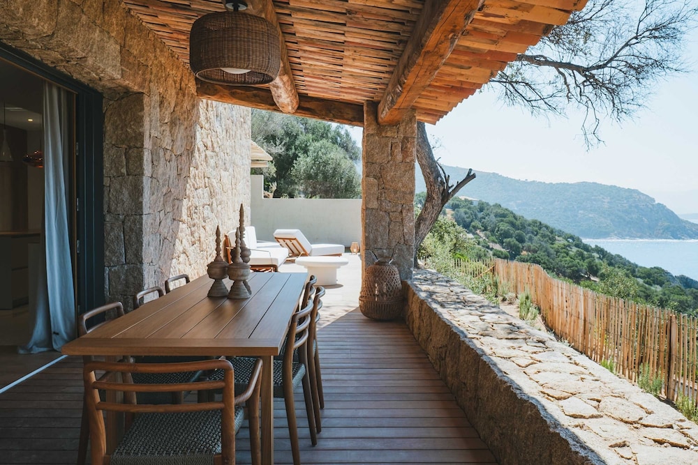 Luxury Villa a Nepita Beach Access Through the Maquis