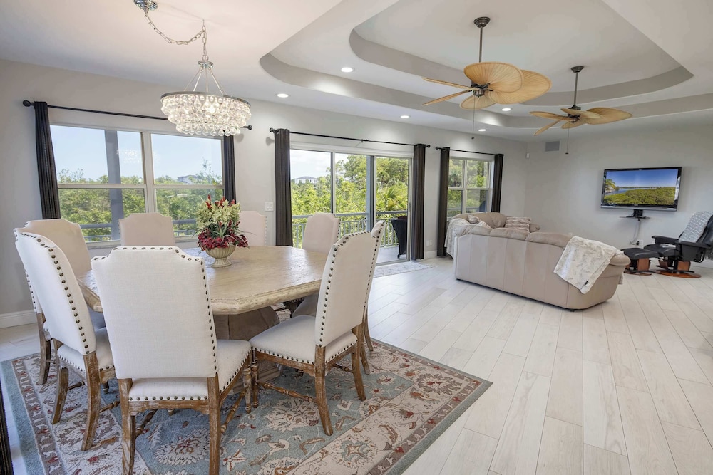 6B Waterfront Game Room Pool Hot Tub Dock