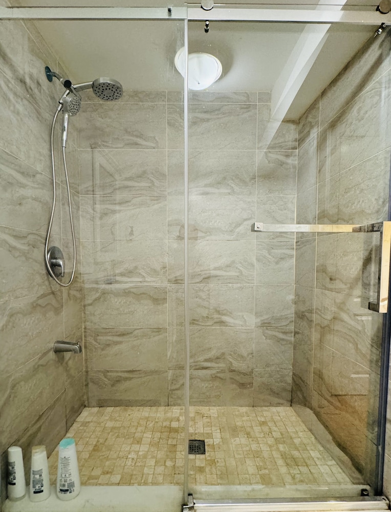 Charming 2 Bedroom Hideaway
