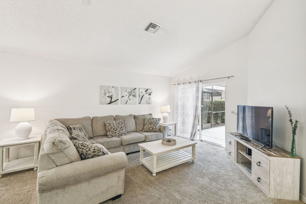 Home w/ Private Pool & Game Room - Near Disney!