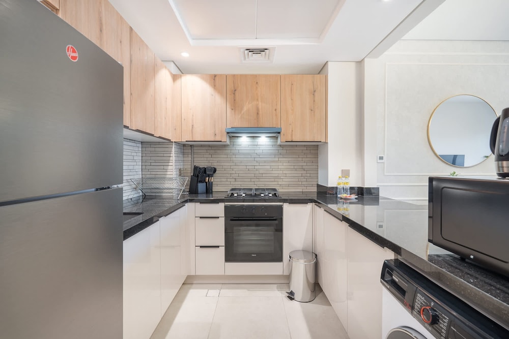 A Fantastic 1 Bed Flat Located in JVC