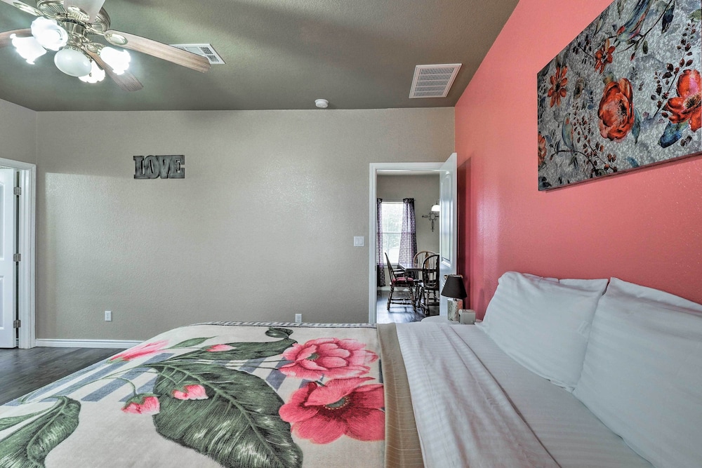 4 Mi to Circuit of the Americas: Home w/ 3 Acres
