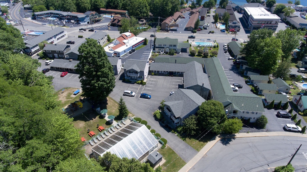 Adirondack Retreat Inn & Suites