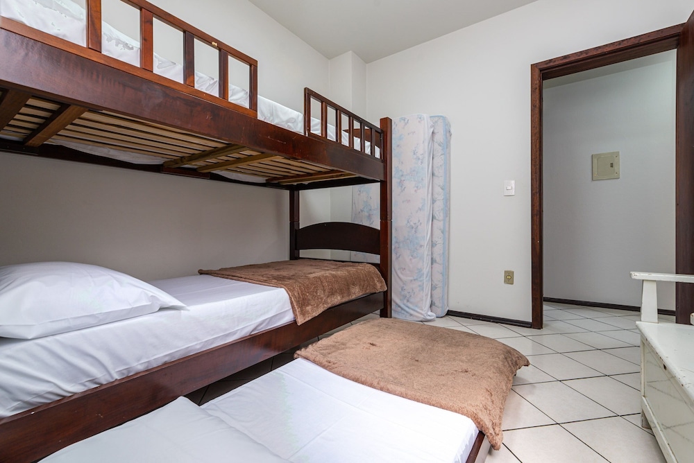Apt w/ Balcony 250m Mariscal Beach Cra304