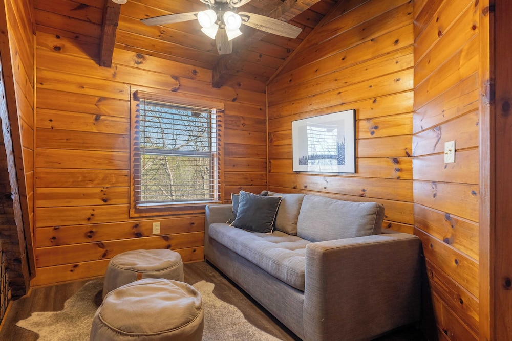Sleeps 20 3 Cabins w/ Hot Tubs, Game Room, Fire Pit Dudley Trio by Avantstay