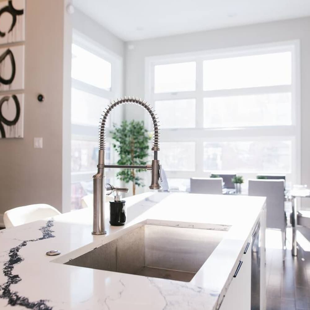 Magnificent NEW Home w 8 Beds Free Parking