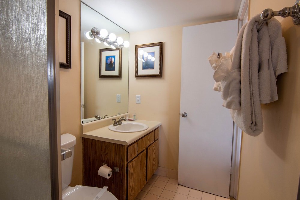 Palm Beach Waterfront Suites
