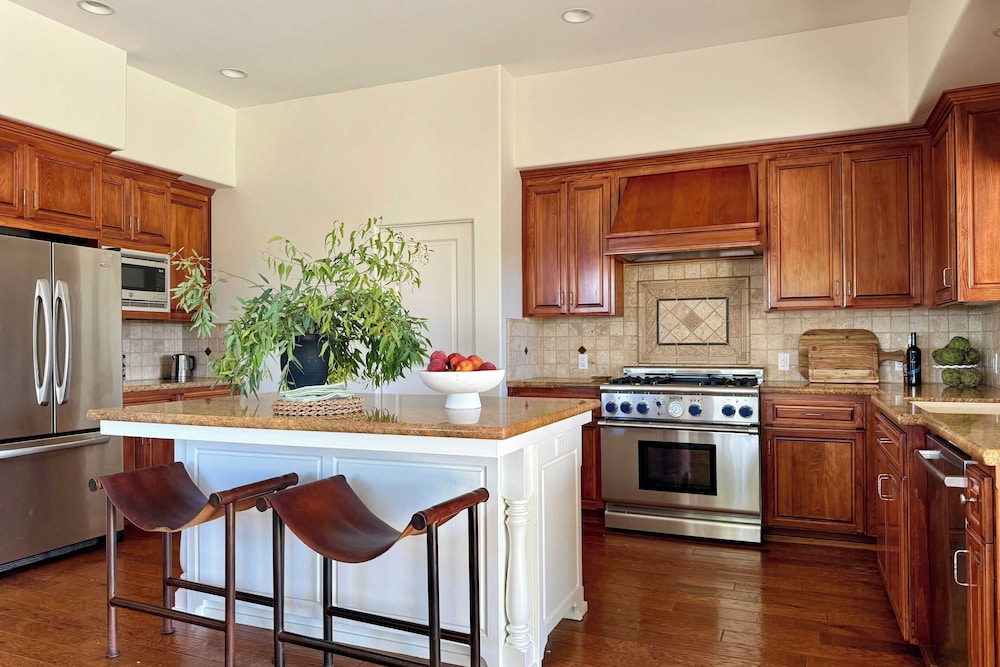 Wine Country Escape w/ Views + Wine Cellar & Gym Caterina Dusi Vineyard by Avantstay