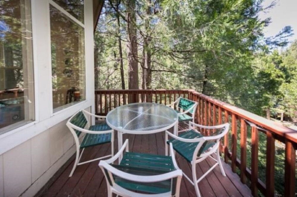 Light And Bright 3 Bedroom Home by RedAwning