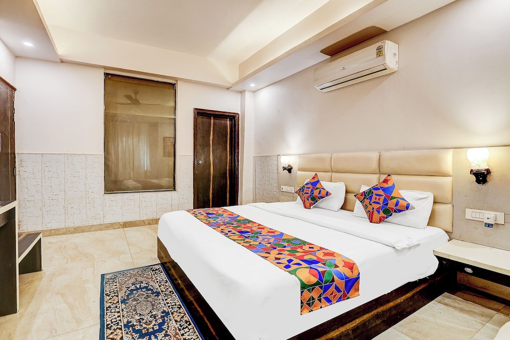 Fabhotel Ramaya Palace