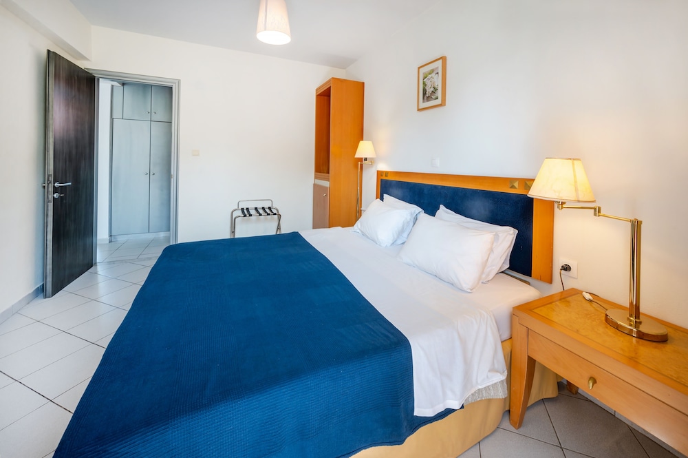 Jonathan Studio Apartments photo 2