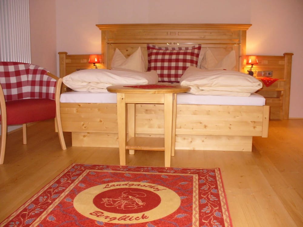 Landgasthof Hotel Bergblick view 3