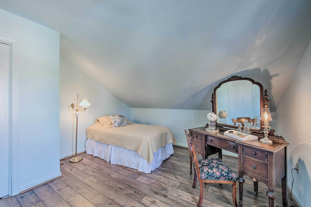 Unique Townhouse in Bavarian-style Neighborhood! - Property Image 21