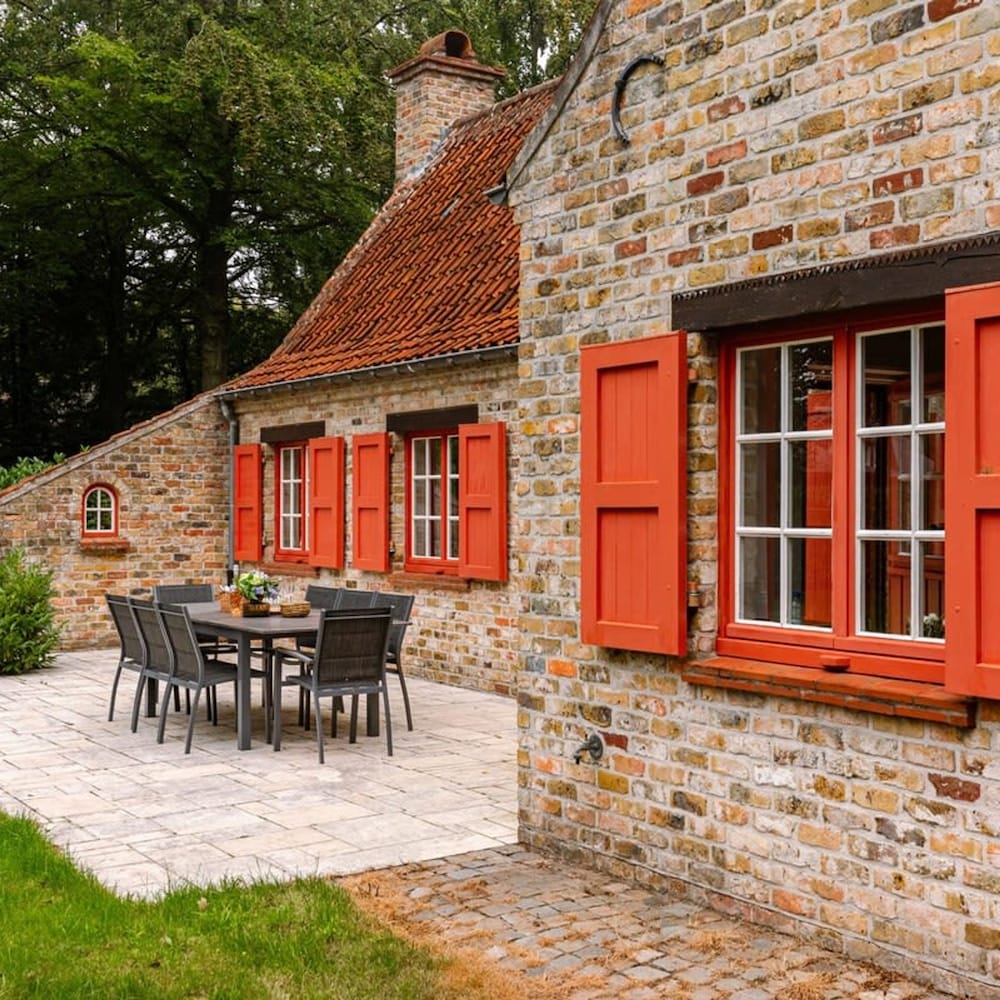Authentic Villa Amore Located Near Bruges
