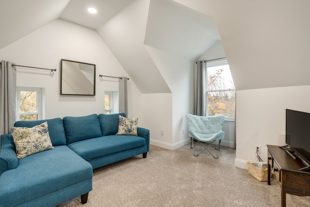 Family-friendly Hatfield Home: 3 Mi to Downtown! - Property Image 19