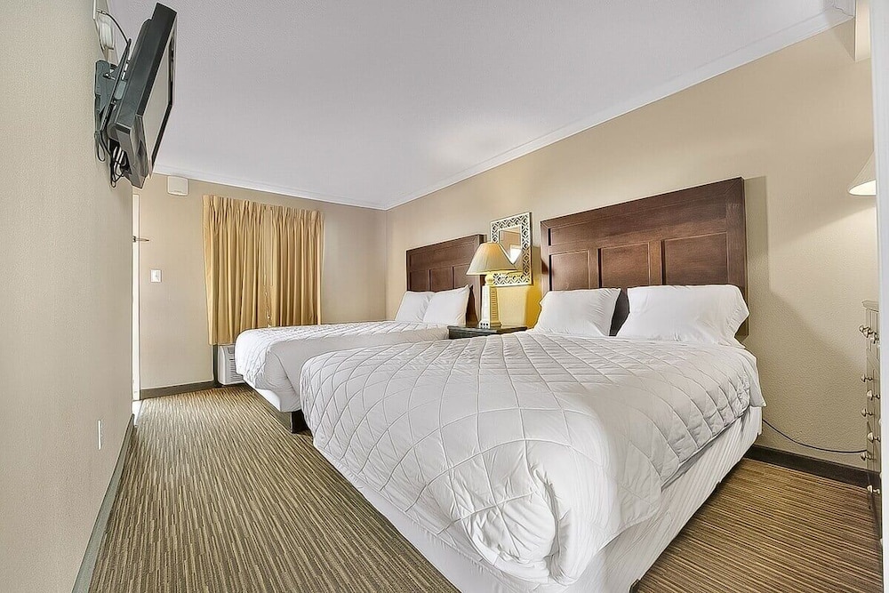 Caravelle 706 1 Bedroom Condo