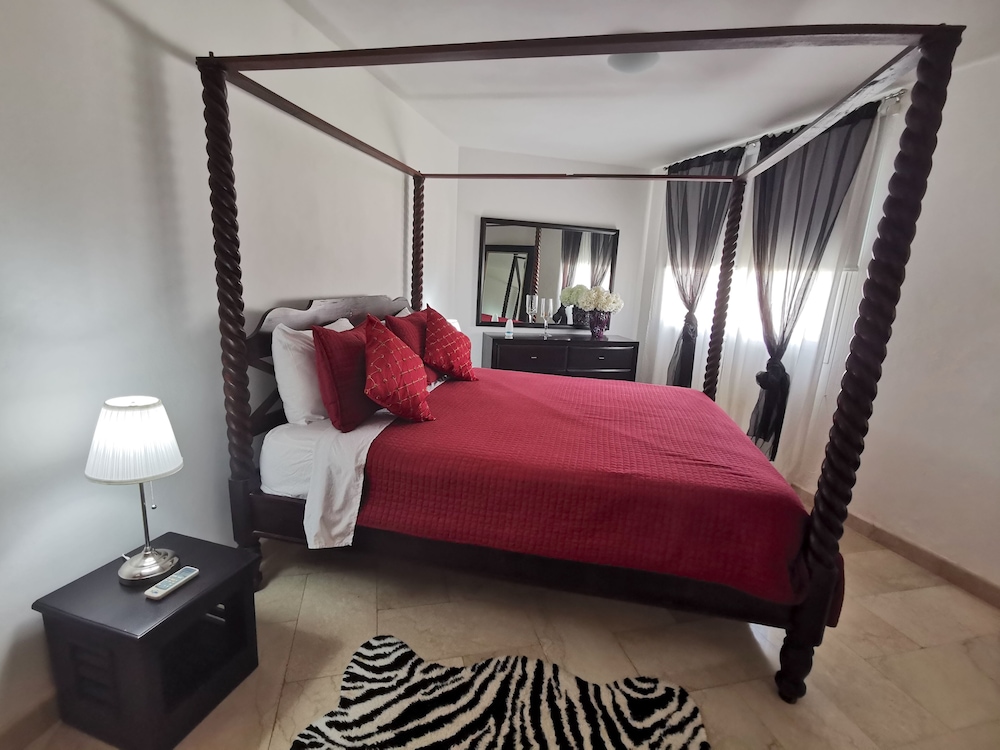 Los Corales Tropical Beach Resort & SPA