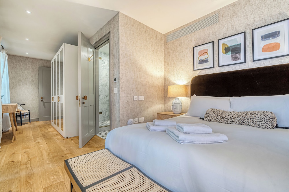 Luxury flats near Big Ben and London Eye