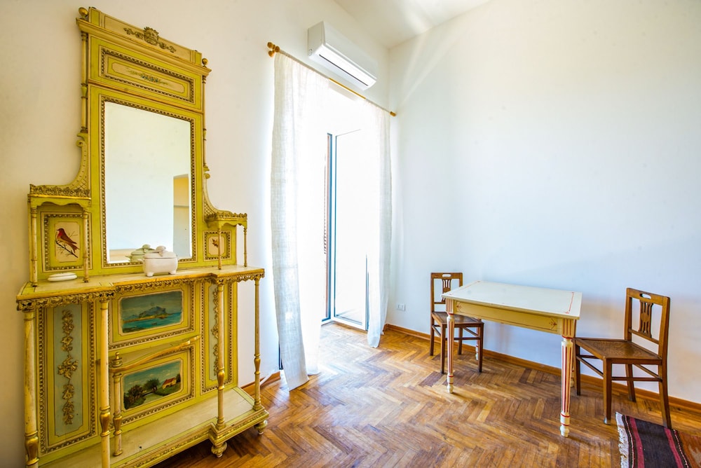 Amazing Sea View in Historic Building in Downtown by Wonderful Italy view 4