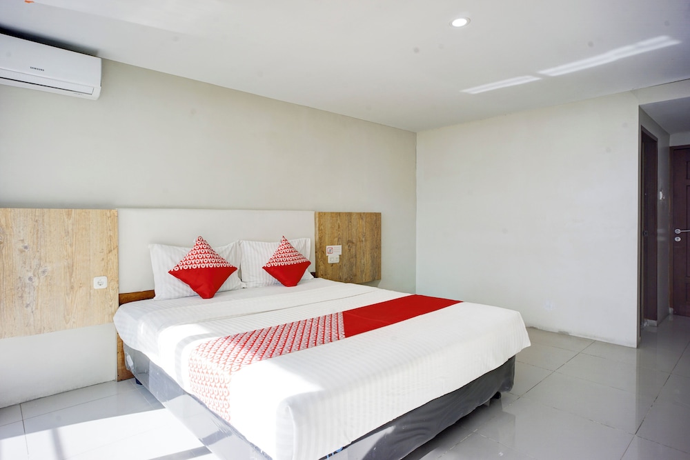 OYO 94772 Gapura Hotel
