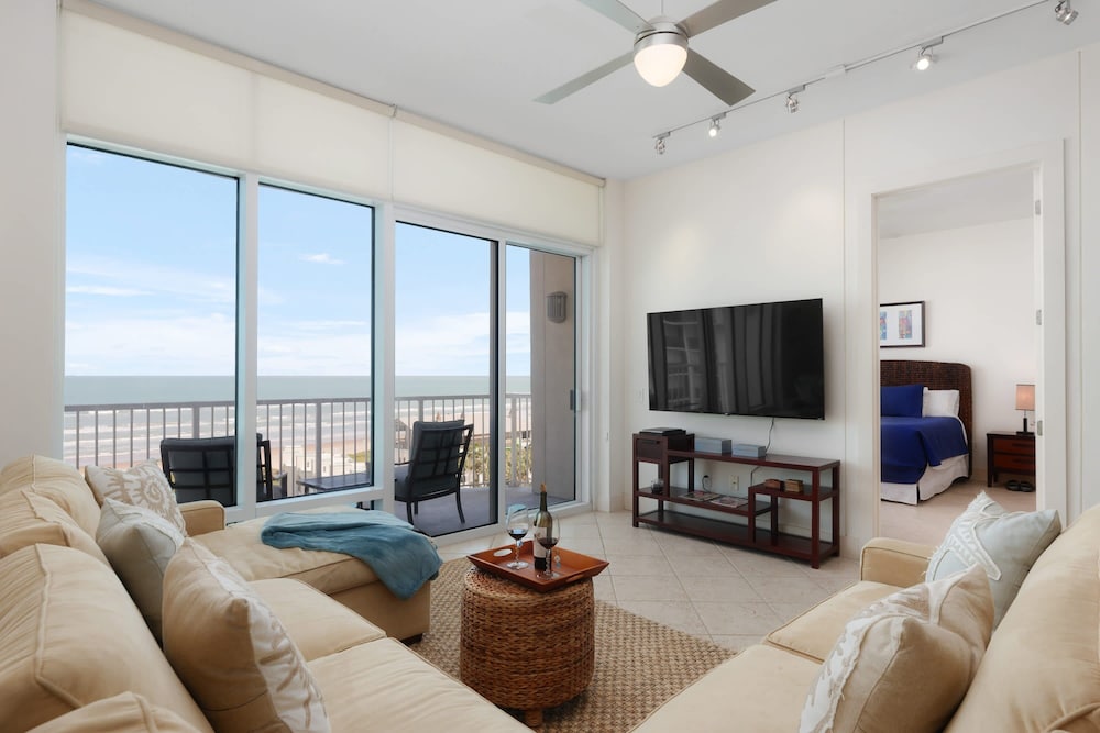 Prestigious Luxury Beach & Bay Patios Xl Size 3 Bedroom Apts