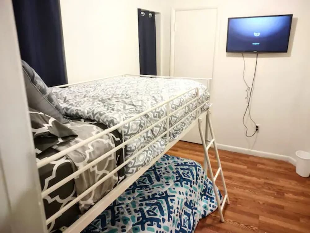 HarlemHouse - Property Image 10