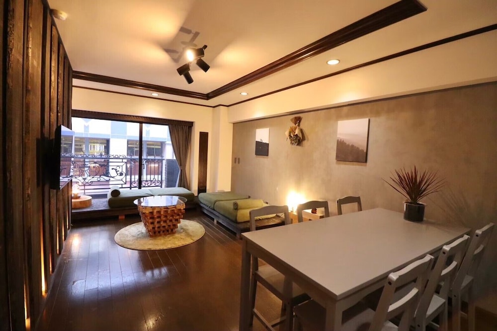sunmallcrest403