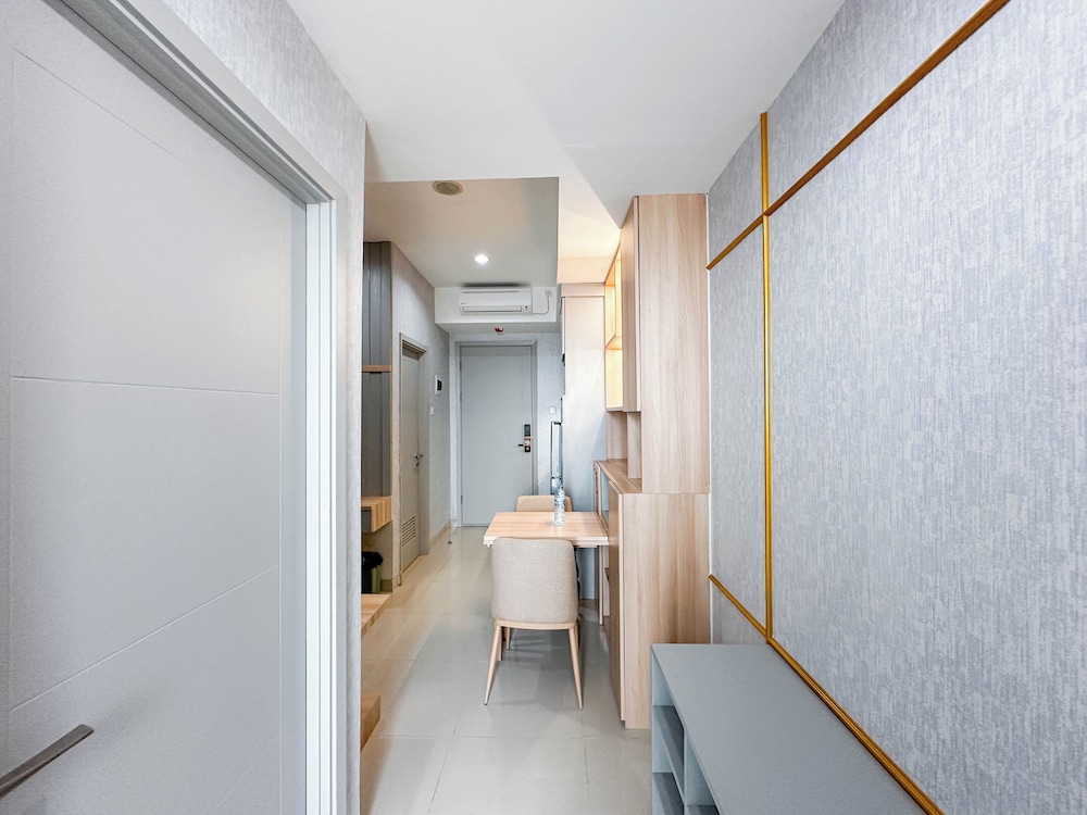 Elegant And Compact 1Br At Grand Sungkono Lagoon Apartment