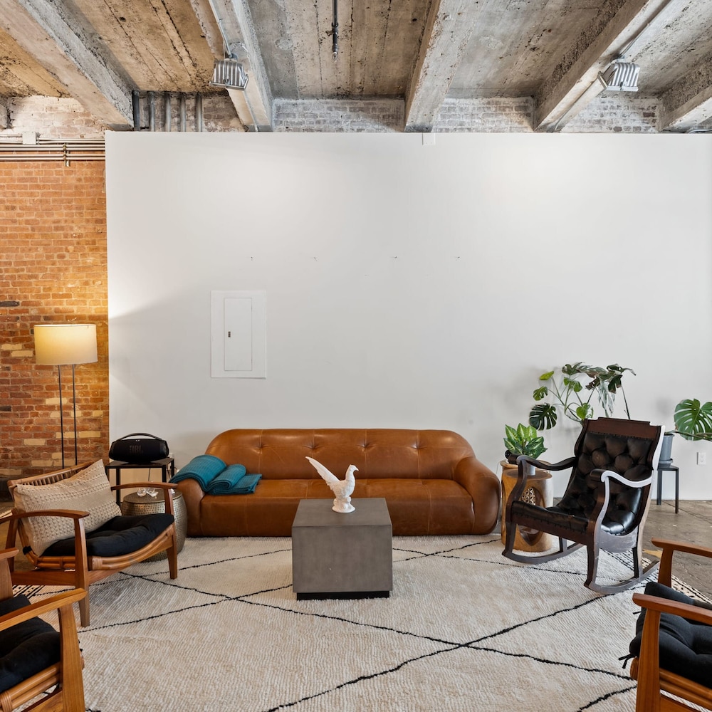 Greenwich Court by Rove Travel 3BR Loft w Sauna