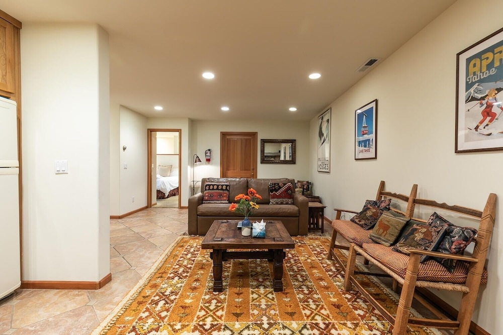 Silver Rock Lodge 5 Bedroom Home