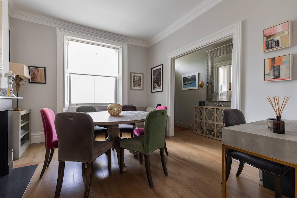 Clarendon Street by Onefinestay
