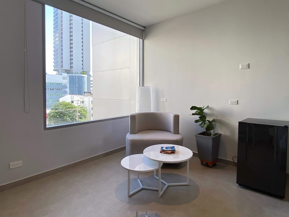w Grandiose 2BR w Lovely Terrace in CTG