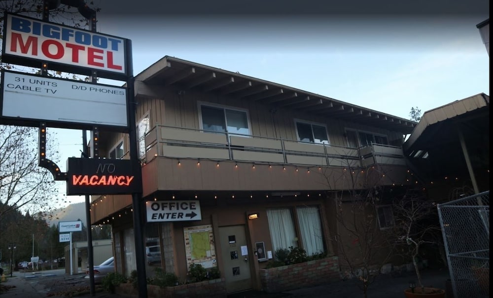 Bigfoot Motel