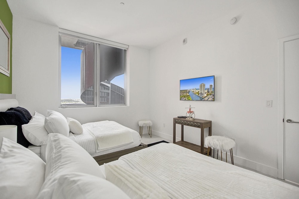 Amazing Penthouse at Beachwalk - Image 4