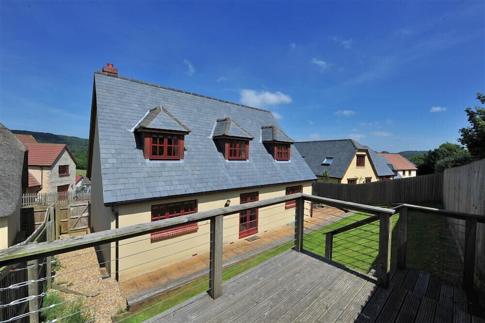 28 Barnes Meadow