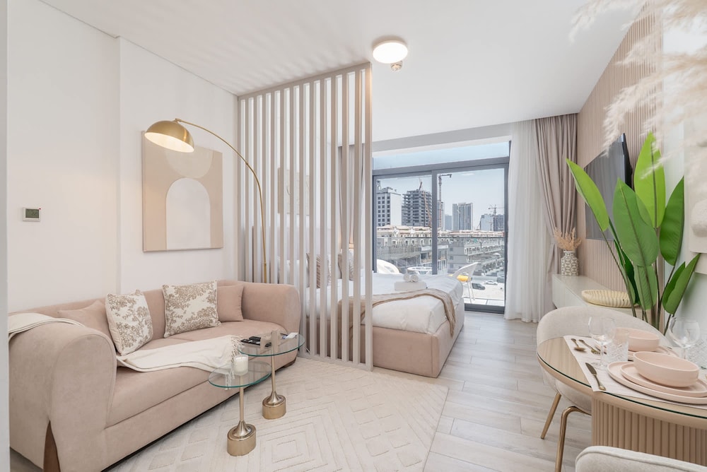 Stylish Studio Sleeps 2 With Balcony