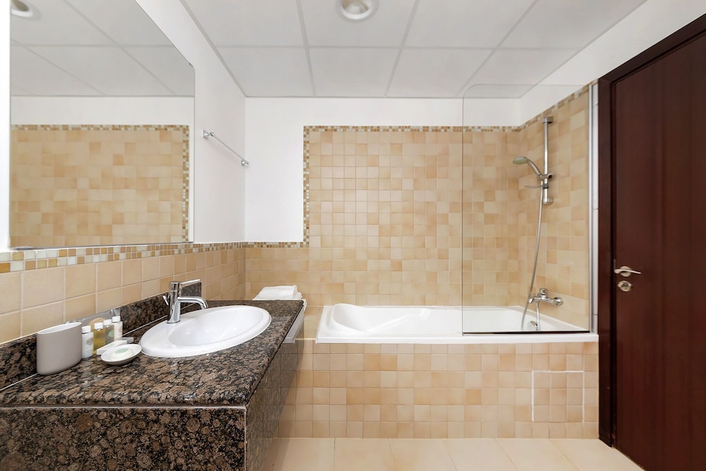Panoramic Spacious City View 2BR Escape
