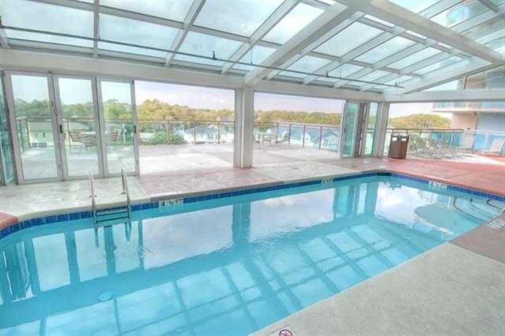 Bahama Sands 702