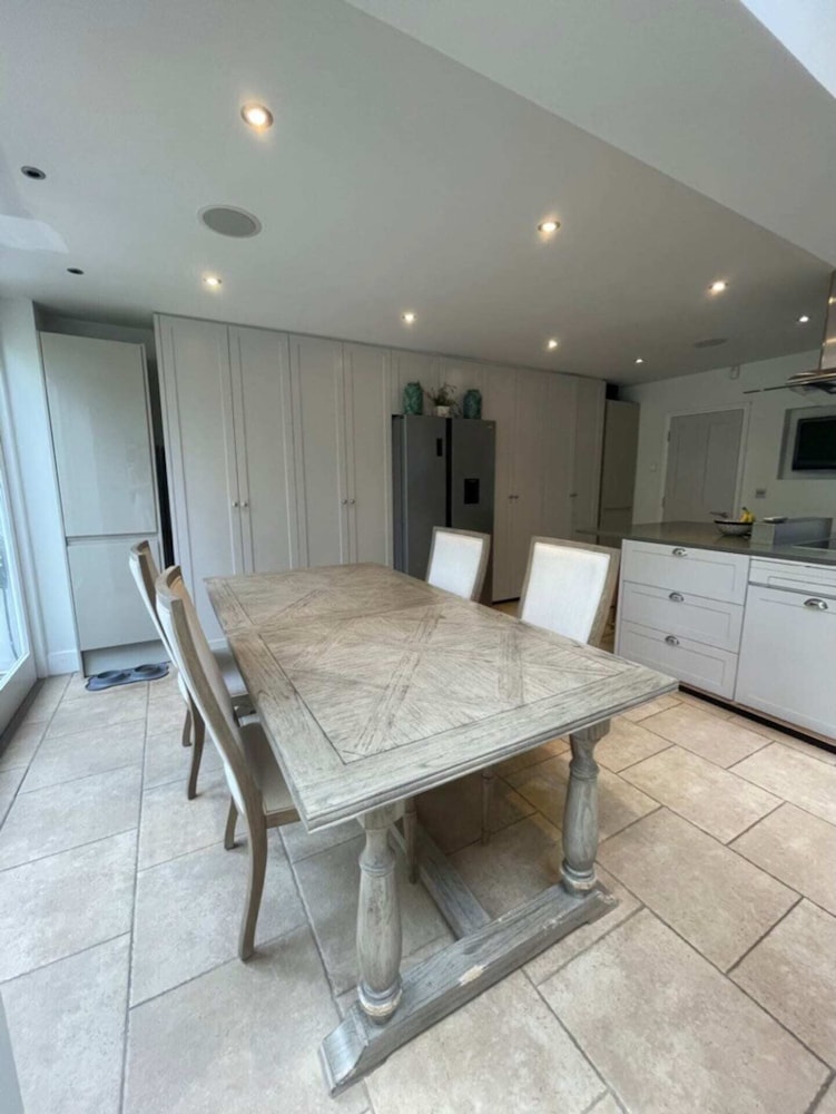 Secluded & Serene 3BD Family Home - Wandsworth!