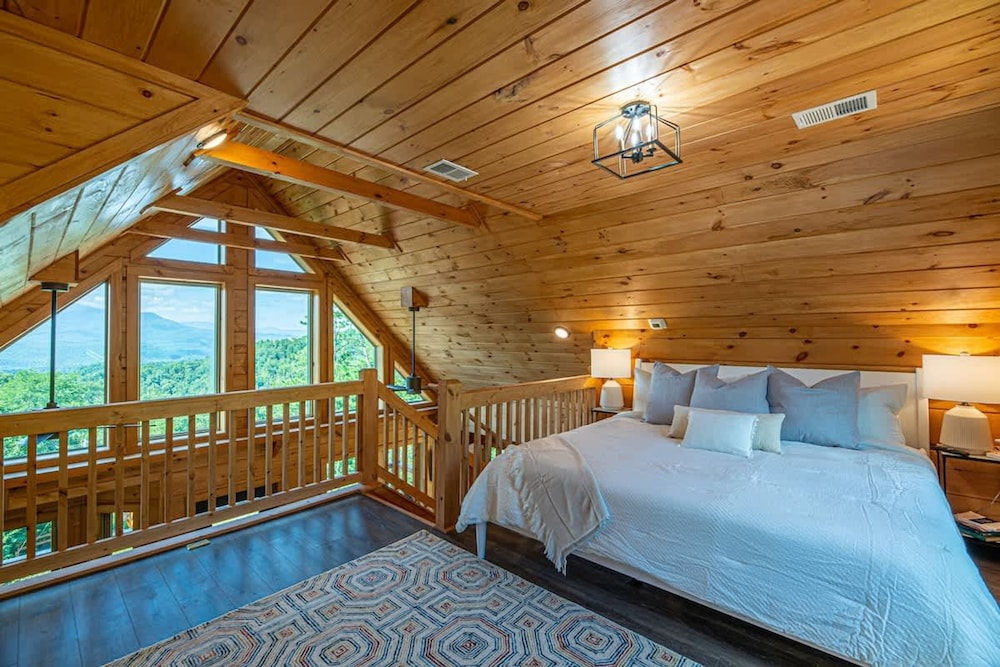 Mountain Views Sauna Hot Tub Fire Pit